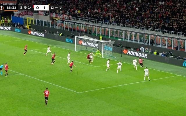 ミランにメッシいたっけ？ 超絶３人抜きドリブルにスタジアム熱狂！ 快速レフティーがローマ守備陣を完全に切り裂いた一部始終「えぐいって」「覚醒してる」「止まらない！」