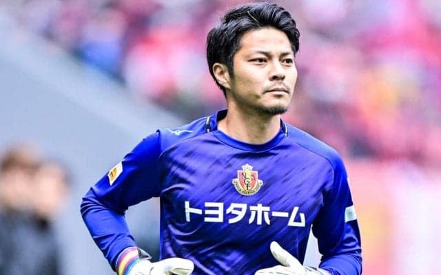 【10人で磐田に勝利した名古屋。36歳GK武田洋平の、ただの代役ではない存在感(1)】MF米本拓司が「本来ならセカンドキーパーじゃないぐらいのポテンシャル」と話す揺るぎない信頼感