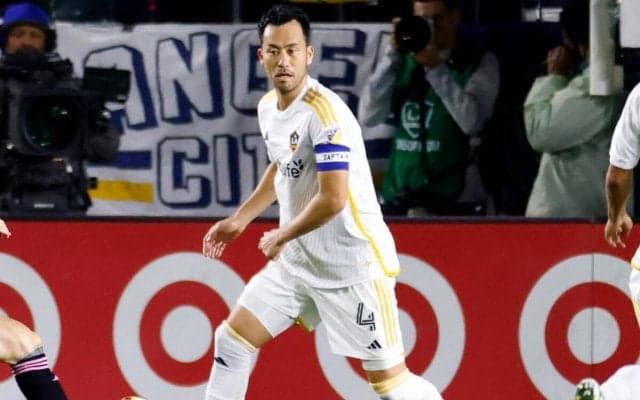 史上初！ アメリカの地で日本人3人が先発出場、試合前には笑顔でハグ！
