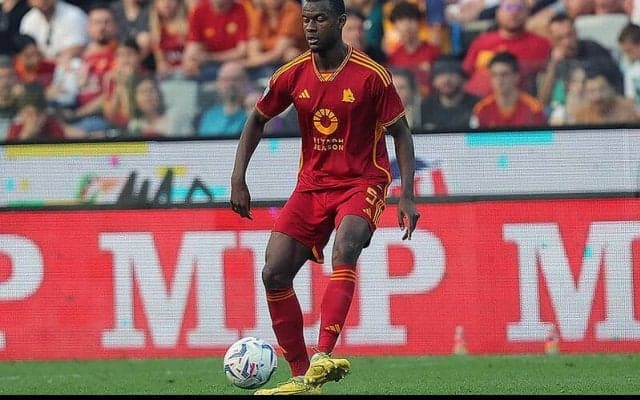 ローマDFエンディカは大事に至らず！　ウディネ戦で胸の痛み訴えて搬送もクラブが検査結果異常なしを報告