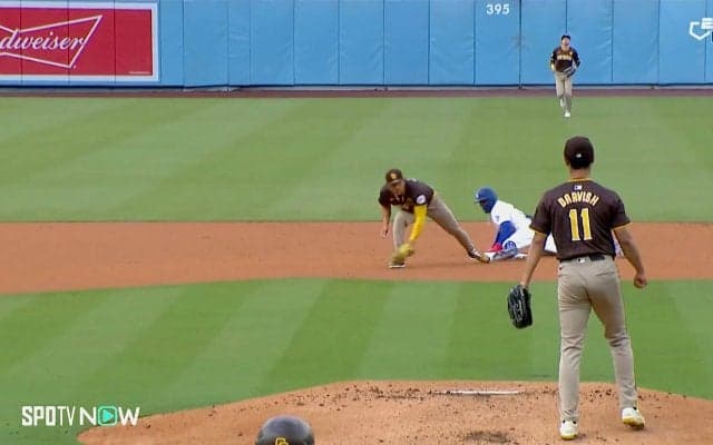 大谷翔平VSダルビッシュ、注目の初球で「完璧に盗まれてる」 超速盗塁に「もうイチローだろベッツ」驚嘆の声