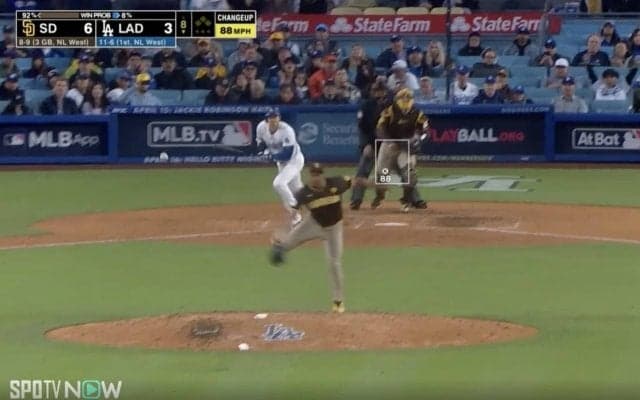 一体、何が起こった…！？ 大谷翔平、ありえない動きをするボールが話題に　ヤバすぎる軌道で変化する“超高速打球”に球場騒然 「トルネード打球」「ドライブかかってる？」