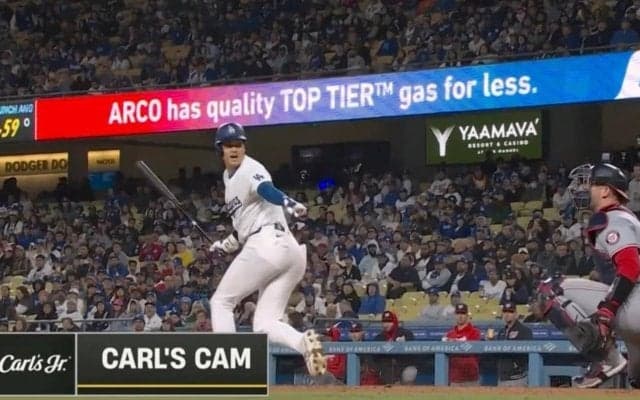 一体、何が起こった…！？ 大谷翔平が思わず叫んだ！　速すぎて見えない… ミットを破壊するレベルでぶっ叩いた決定的瞬間 「怖すぎる」「骨折れそう」