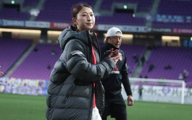 「本当にモデルみたい」「写真集出せる」塩越柚歩が今年最後の桜ショットにファンから絶賛の声！「可愛いしオシャレ」