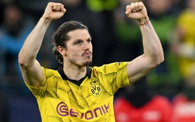 「子供の頃からの夢…」大観衆の前で劇的逆転劇のドルトムント、決勝ゴールのザビッツァーが心境「ジェットコースターのような感情」