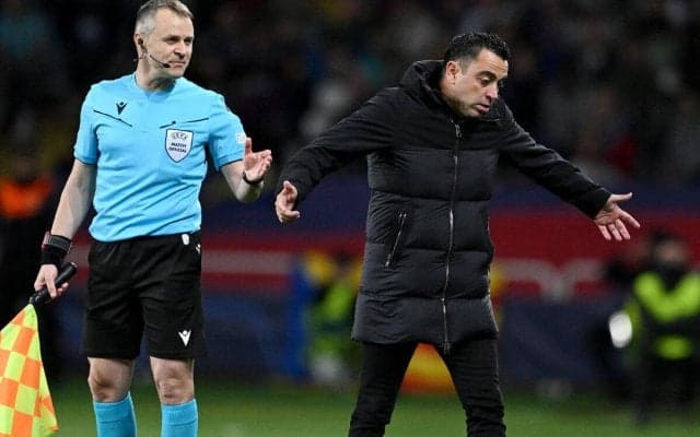 「主審は最悪だった」退席処分となったチャビ監督、退席に繋がった激昂した行動が話題に「なんて感情的な」「またやっている…」