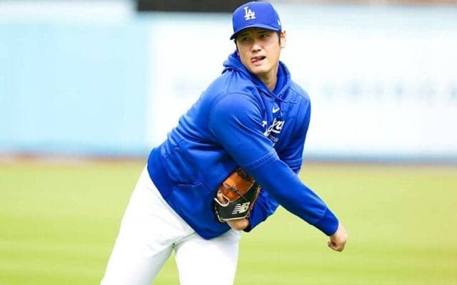 大谷翔平の細かすぎる由伸モノマネ　グラブ胸の高さで両手ブルブル「見逃せない面白さ」