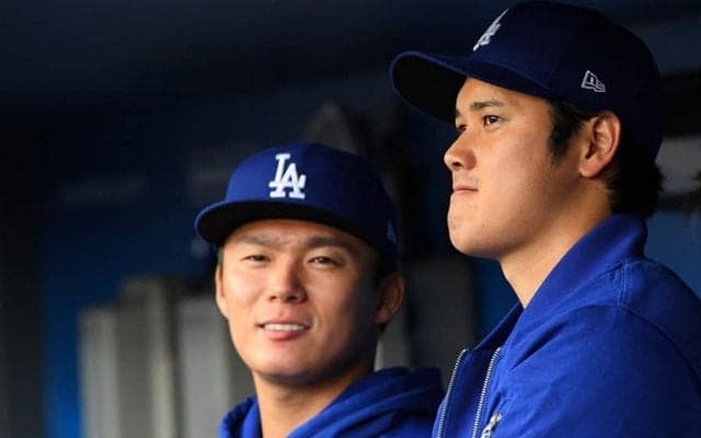 由伸が大谷に“謎のプレゼント”「何で？笑」　新通訳も笑顔…ベンチで広がる和やかな空気