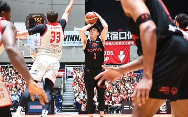 入場者数1万人を超える注目の一戦はアルバルク東京に軍配…ホームで千葉ジェッツを撃破