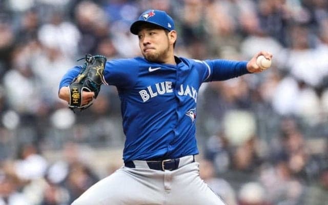 「いいね！クッチ！」チーム主砲のゲレーロJr.も認めた菊池雄星の貢献度　「高いところに到達し続けている」ブ軍移籍3年目の姿に番記者も絶賛