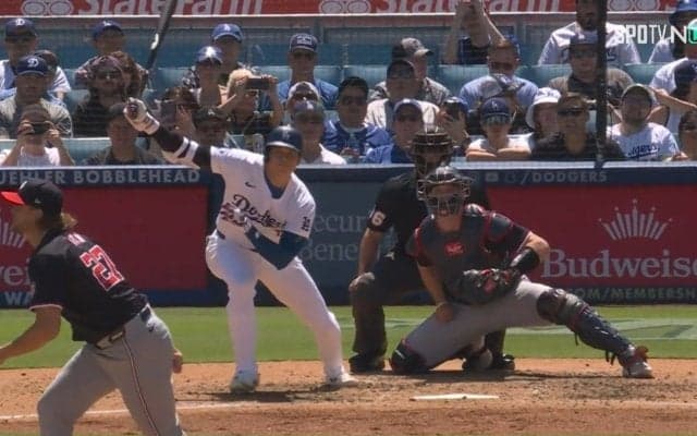 大谷翔平、見た目は“ちょこん”なのに打球がエグい 解説者も「普通に打てば170キロ超える」と呆れる速さ