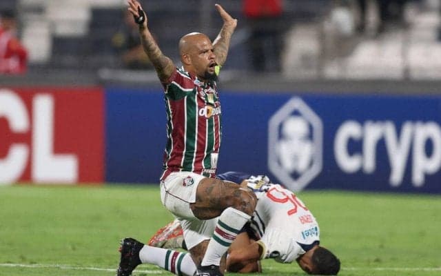 40歳でも大暴れする狂犬フェリペ・メロ、唐突に古巣の宿敵フェネルバフチェを慰めてトルコで話題「Fener Don’t Cry」