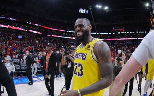 「第4Qを戦い抜かなければ、すでに次の試合に負けている」…レブロンが語るプレーオフ