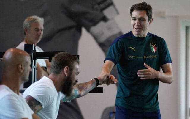 ローマのデ・ロッシ監督がキエーザ獲得をリクエスト…A代表コーチ時代に関係構築