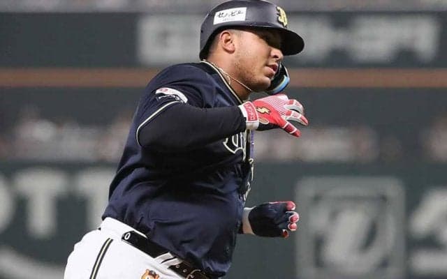 乱れ飛ぶ13本塁打「絶対今日ボール変わった」　歴史的な投高打低も…急な変化にSNS騒然