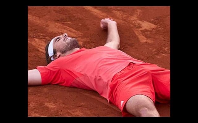 大苦戦チチパス、逆転勝ちで4強