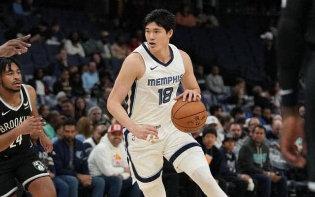 来季から日本復帰の渡邊雄太…ライブ配信で共闘したい選手、グリズリーズのチーム写真に言及