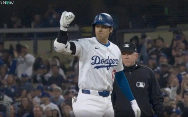 球場騒然！ 大谷翔平、ベンチに向かって一瞬だけ見せた“ポーズ”が話題に　得点圏でヒット後のリアクションにファン騒然 「カッコ良すぎる」「雑音を消したな」