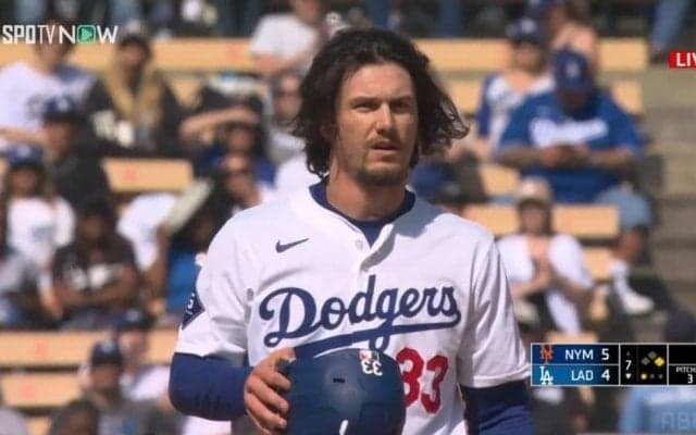 ウソだろ…！？激しすぎた行動が招いた悲劇 大谷の同僚アウトマン、1人で“ダブルアウト”になってしまうレアプレー