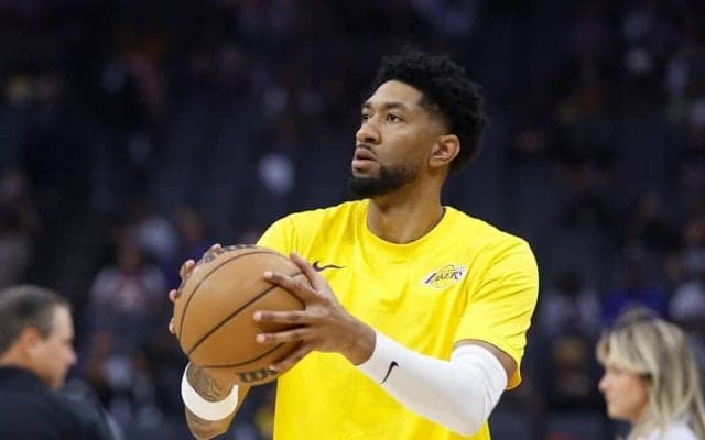 王者ナゲッツとの初戦を落としたレイカーズ…ビッグマンのウッドが第3戦で復帰か？