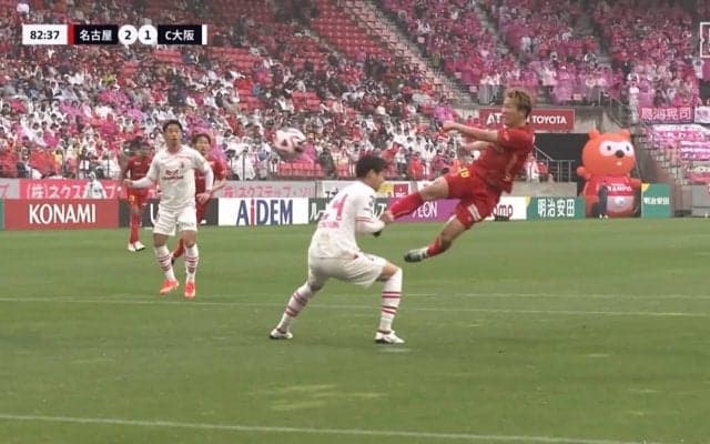 「何度見ても最高」元日本代表・永井謙佑、技ありジャンピングボレー炸裂でスタジアム大熱狂の瞬間！エースの鮮烈弾で無敗の首位・C大阪を撃破し6戦負けなし5位に浮上