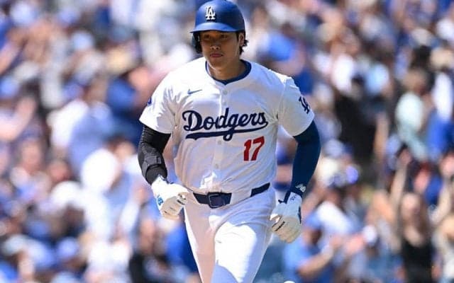 大谷翔平は「髪切ったのかな？」　数時間後に“変身”…儀式でチラリ「すっきり」