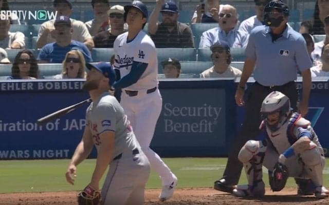 えっ？ ボールが消えた…！？ 大谷翔平、打った瞬間からヤバすぎると話題に　通算176号特大アーチが着弾する瞬間 「外野手が動かないw」「史上最高レベルにカッコいい」