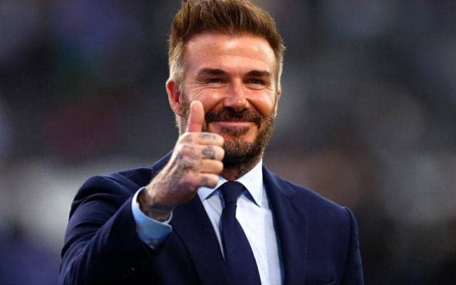 まるでハリウッド？ ベッカム一家の家族写真が豪華すぎると話題！「なんて美しさ」「愛すべき家族」