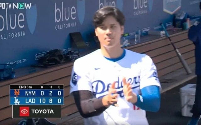 カメラは見ていた！ 大谷翔平、ルーキーへの“神対応”がカッコ良すぎると話題に　ファン注目「人柄がにじみ出てるな」「ただの人格者」