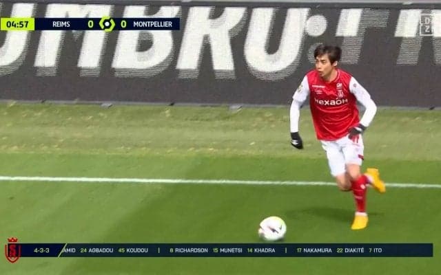 若返った？ 伊東純也が“ニューヘアスタイル”で心機一転！ 十八番の稲妻ドリブル→ジャンピングボレーでスタジアムを沸かした一部始終「キレッキレだ」