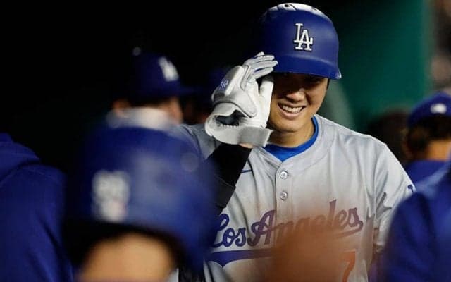 大谷翔平の超特大弾は驚愕の「30/30」　また一歩も動かず…明らかになった“9人の動き”