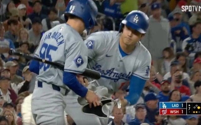 これは反則レベル！ 大谷翔平、ボールボーイへの対応がヤバすぎると話題に　ファン騒然 「さすがの人格者」「紳士的すぎるだろ」