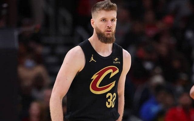 キャブスのディーン・ウェイドがPO1回戦を全休…チームはマジックを相手に2勝を先取