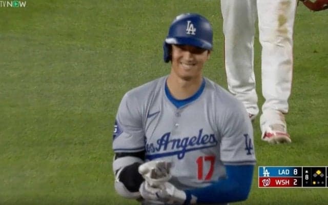 これは反則レベル！ 大谷翔平に一体、何が起きたのか…！？ “いつもと違うポーズ”にファン騒然 「めっちゃ楽しそうだな」「可愛すぎるだろ」