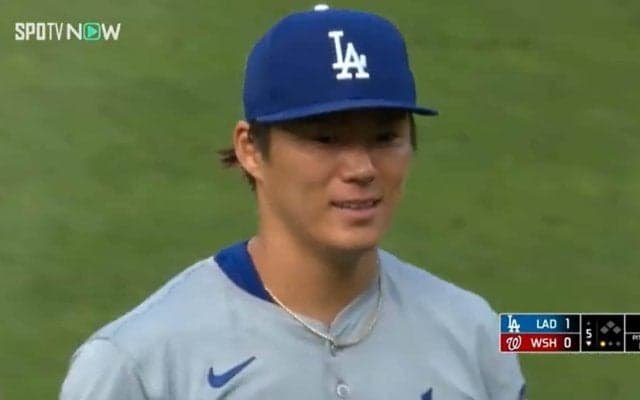 あと数センチで顔面直撃！山本由伸を襲った危機に監督もベンチを飛び出す事態に「反応速い」「当たらなくてよかった」