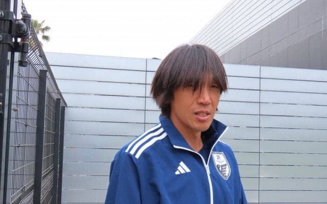 【S級ライセンス取得に挑む中村俊輔の現在地(1)】「サッカーを知りたい」と高まる貪欲さ。練習設定、声掛け、雰囲気作り……と、中村が実感する名将への果てしない道のり