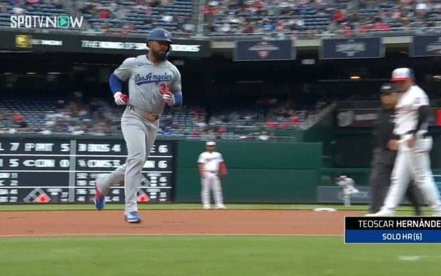 大谷翔平がウッキウキ♪仲間の豪快弾にベンチで見せたかわいい仕草「リアクションかわいい」「ベンチみんな楽しそう」