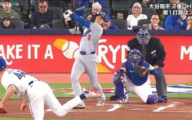 大谷翔平、驚愕ムーンショットで右翼手が大変なことに…「ボールどこいった？」フェンス際でドタバタの珍事
