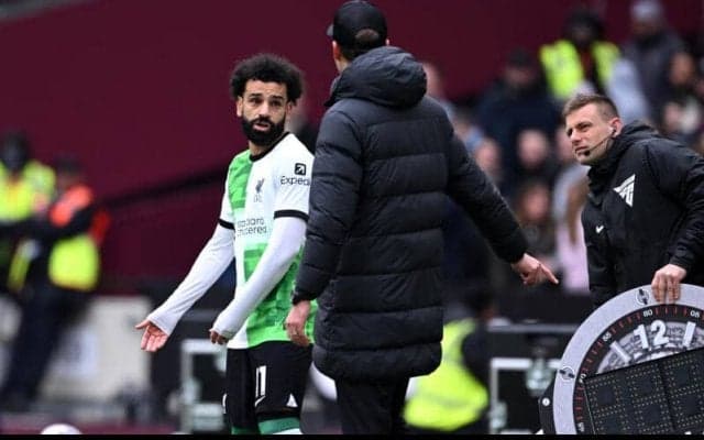 試合中に指揮官とエースが火花…クロップ「もう終わったこと」、サラー「僕が話たら火がつく」