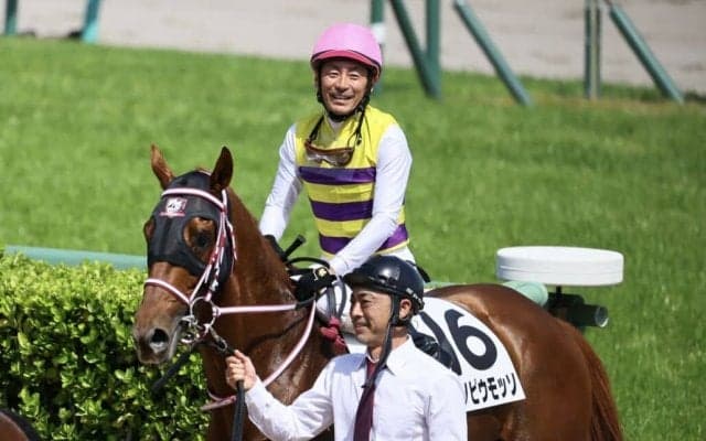 勝浦正樹騎手の引退式が東京競馬場で実施
