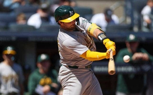 ボールが“壊れる”珍事「品質はどうなんだ？」　中身飛び出し…MLB公式も驚愕「見たことない」