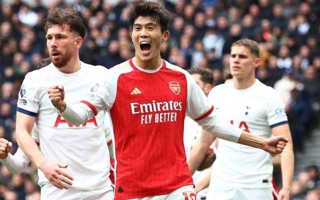 「アーセナル最高の左SB」先制点誘発の冨安健洋が現地で高評価、ノースロンドン・ダービーで攻守に貢献「クルゼフスキは常に狼狽」