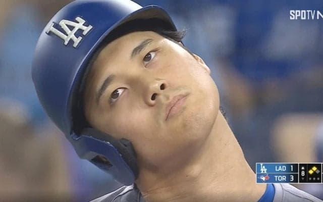 何かがおかしい… どうしたんだ、大谷翔平！？ 打席での動きがヤバすぎると話題に　ファン騒然「怖すぎる」「ピッチャー逃げて！」
