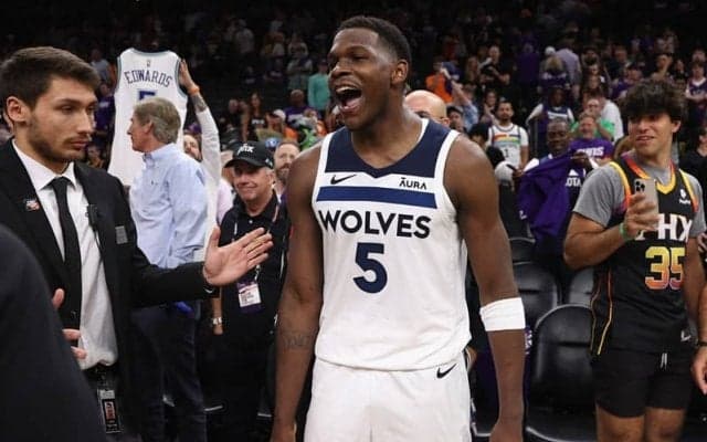 1回戦突破へ導いたエドワーズをウルブズ同僚が絶賛「進化を見るのは楽しい」「リーグの顔」