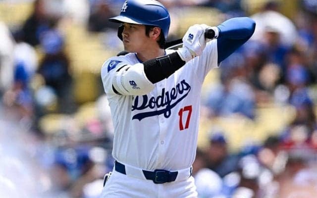 大谷翔平“土付き”ユニが破格の300万円超スタート　オークション初日から異次元の価格