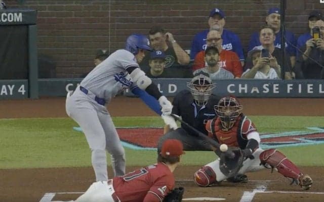 これは反則レベル！ 大谷翔平は一体、どうなっているんだ…！？　ギリギリまで見てヒットを打つ瞬間がヤバすぎる「人類の限界を超えてるw」「凄まじい動体視力」