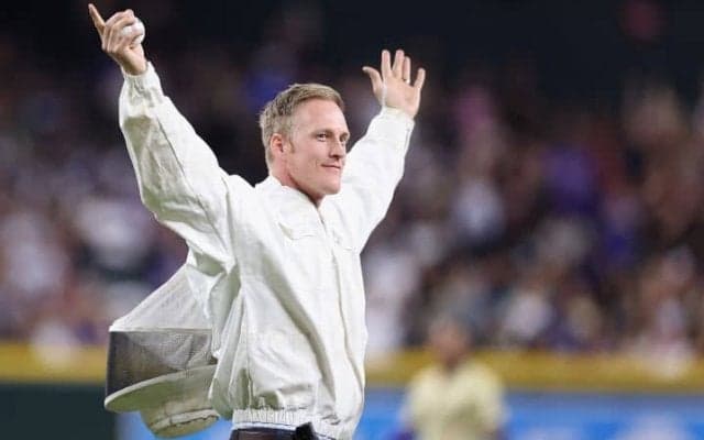 “ハチ騒動”で一躍ヒーローに　Dバックスの逆転劇を”演出”した英雄に「MVP」コールも