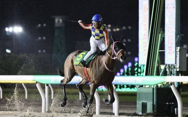 【かしわ記念】シャマルが鮮やかな逃げ切り…川須騎手渾身のガッツポーズでゴール
