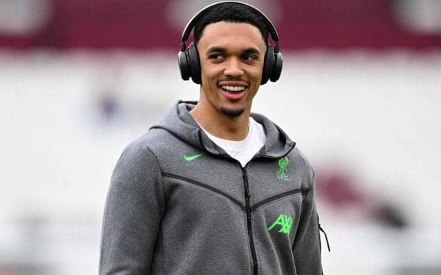 アレクサンダー＝アーノルド、名俳優の娘との2ショットが話題に…モデルのお相手は日本通？