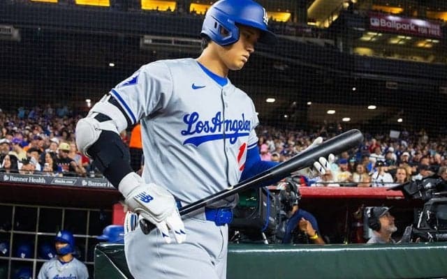 大谷翔平の“粋な演出”が「かっこいい」　暗闇で映える青…契約先の続くアピール